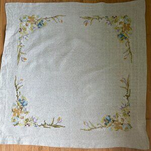 Vintage Hand Embroidered Linen Needlepoint Floral Table Cloth 31 in